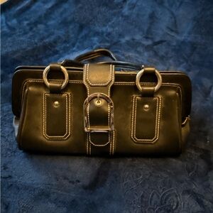 Elegant Black Leather Shoulder Bag